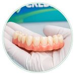 Evaluación dental incluida al adquirir prótesis en Zenithe Clínica Dental